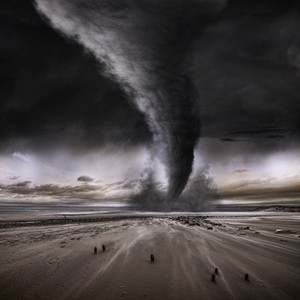 Regardez comment les tornades dansent sur la côte italienne