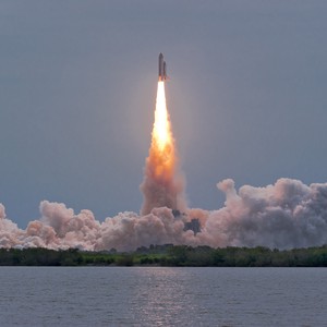 إطلاق فاشل لصاروخ روسي ينتهي بانفجار وتكسير الزجاج في مدينة مجاورة