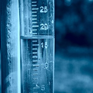 كيف تصنع مقياس المطر بنفسك.. طريقة سهلة للغاية 