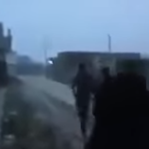 بالفيديو.. هروب سكان جزيرة سقطرى للجبال‬ بسبب "شابالا"