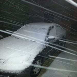 بالصور: أول مشاهد تساقُط الثلوج في محافظات الأردن ليلة الأربعاء