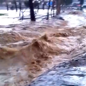 شاهد بالفيديو  : عاصفة الطائف الرعدية الشديدة يوم الأربعاء 28-10-1434 هـ 