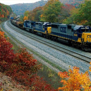 بالفيديو: العناية الإلهية تنقذ طفلا من موت محقق تحت عجلات قطار 