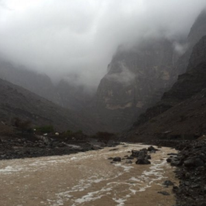 مشهد بديع لشلال وادي غليلة برأس الخيمة عقب هطول الأمطار