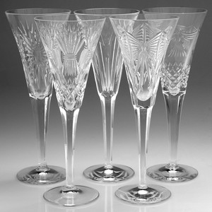 بالفيديو: طريقة صنع كؤوس الكريستال من داخل المصنع