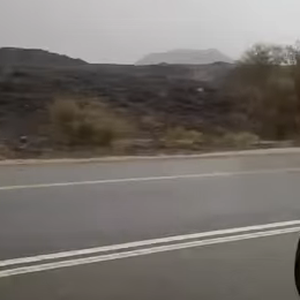 سعودي يوثق لحظة وفاته بصاعقة رعدية شمال ينبع