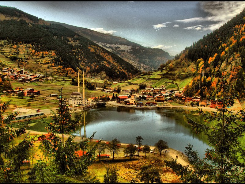 طرابزون لؤلؤة تركية لامعة على البحر الأسود طقس العرب