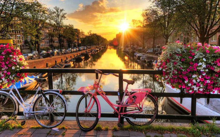 أمستردام عاصمة هولندا