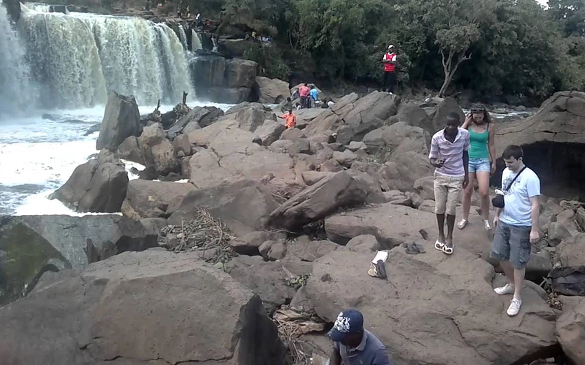 الشلالات الأربع عشر في كينيا
