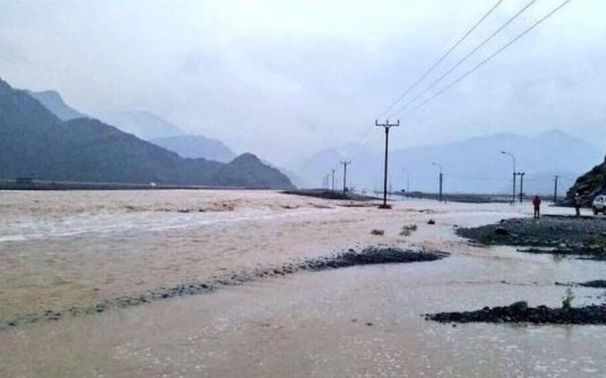 بالصور: الأمطار بسلطنة عمان تغرق بعض المناطق