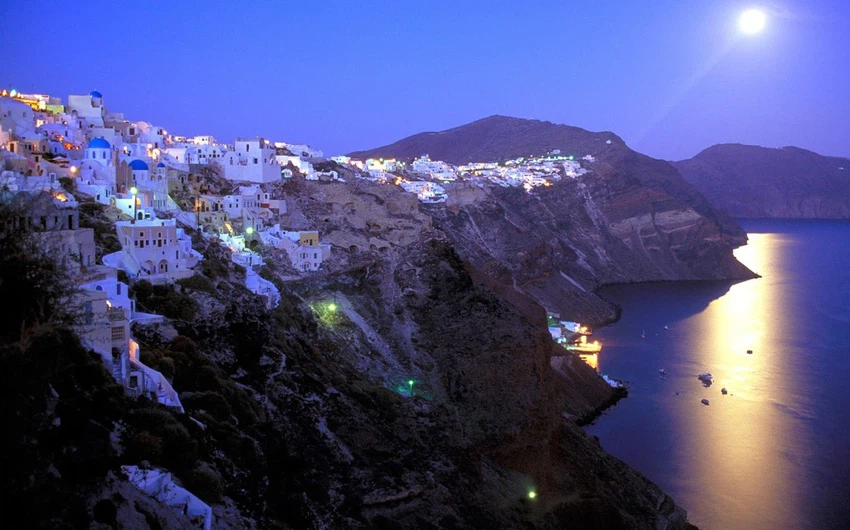 Santorini in 26 photos.. will tempt you to travel to it