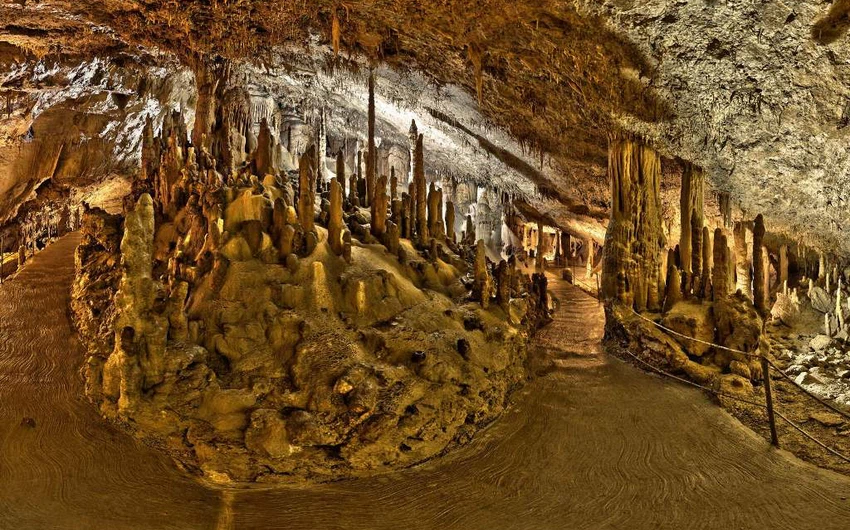 Pictures: Zakocian .. the amazing caves of Slovenia