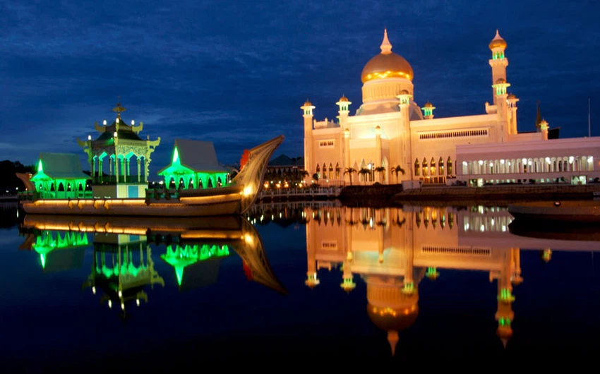 Lieux touristiques à Brunei .. l&#39;île de l&#39;or noir