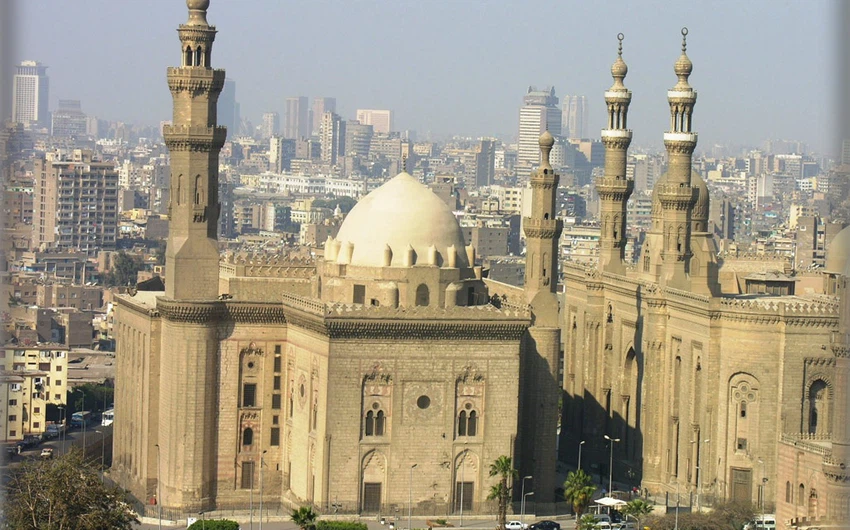 مصر: من أقدم الحضارات عبر التاريخ،يزورها السياح من جميع دول العالم.