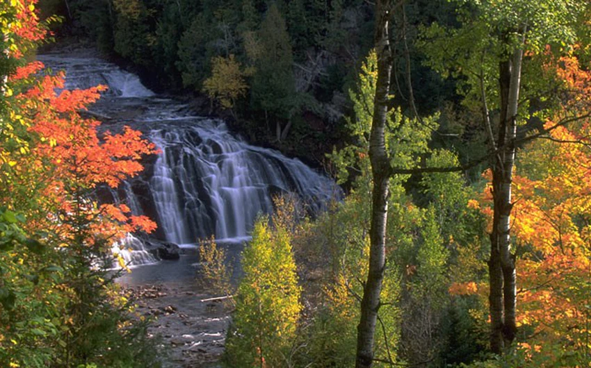 The most beautiful waterfalls in America .. get to know them with pictures