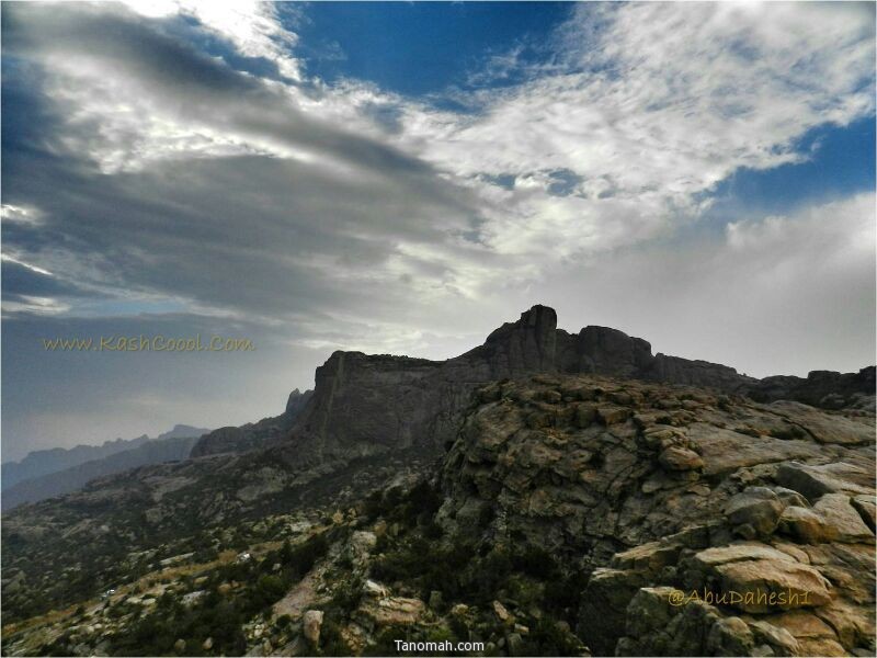 بالصور تنومة تتكامل فيها التضاريس الطبيعية وتناديك لقضاء أجمل الكشتات طقس العرب