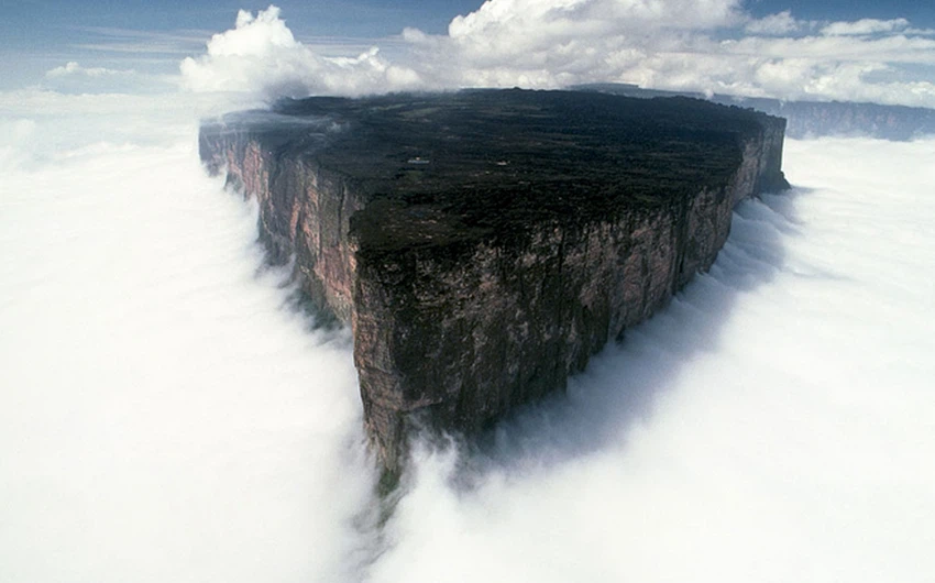 جبل رورايما في أمريكا الجنوبية 