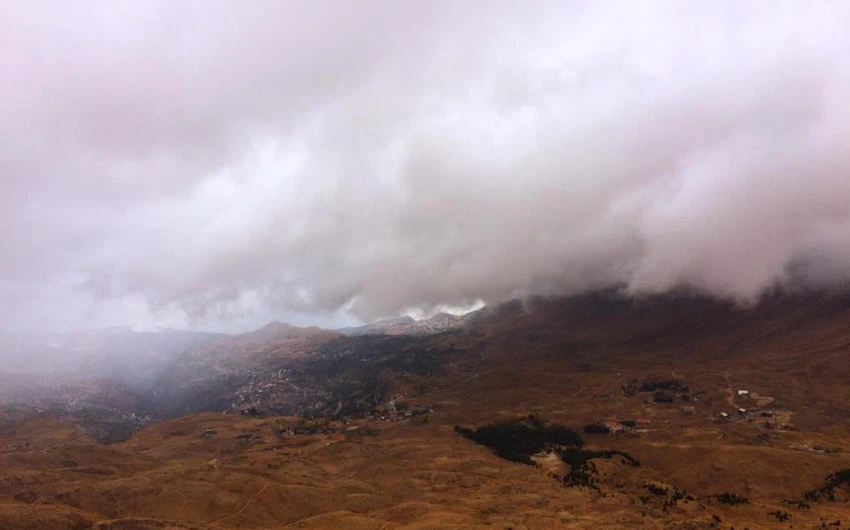 سحب ماطرة فوق جبل المُكمل شمال لبنان