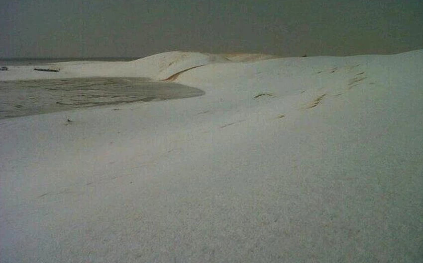بالصور : عاصفة بردية تاريخية تضرب طبرجل شمال السعودية .. أشبه بعاصفة ثلجية