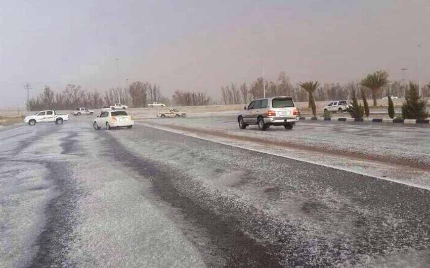 بالصور : عاصفة بردية تاريخية تضرب طبرجل شمال السعودية .. أشبه بعاصفة ثلجية