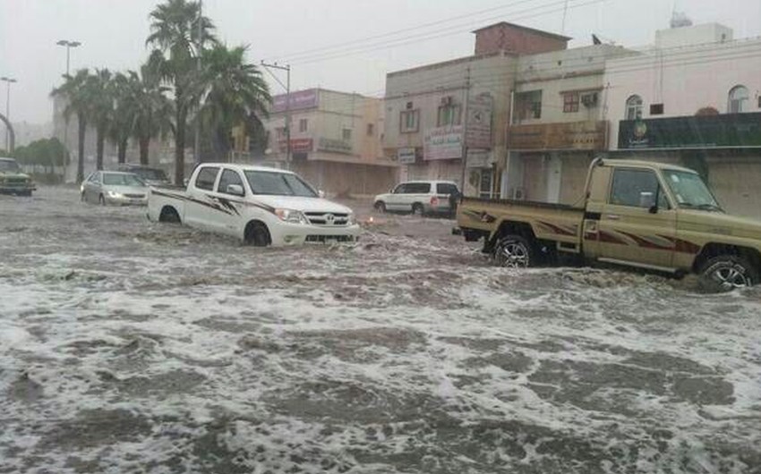 بالصور فيضانات بمدينة املج بعد أمطار رعدية متواصلة طقس العرب طقس العرب