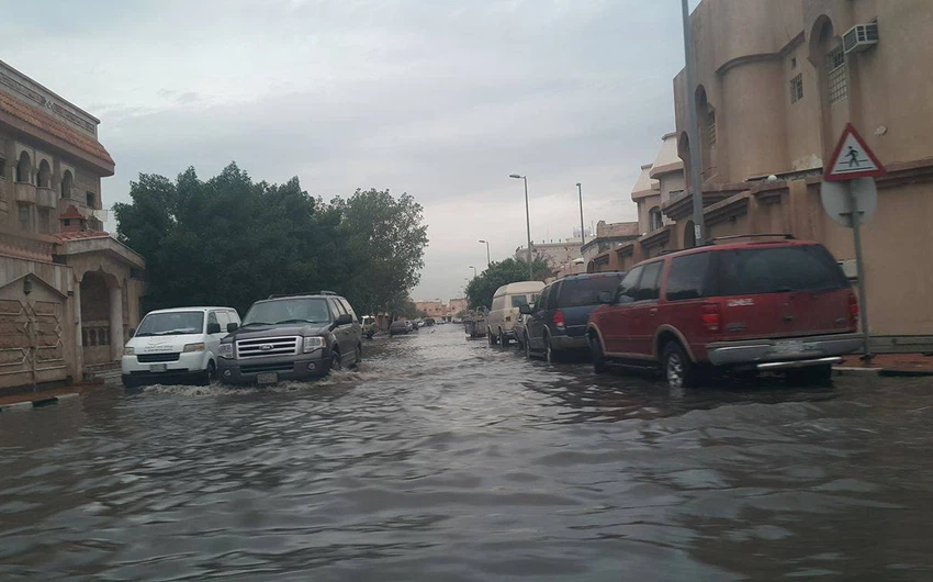 أمطار الدمام - حي بدر تصوير : مصطفى القواسمة