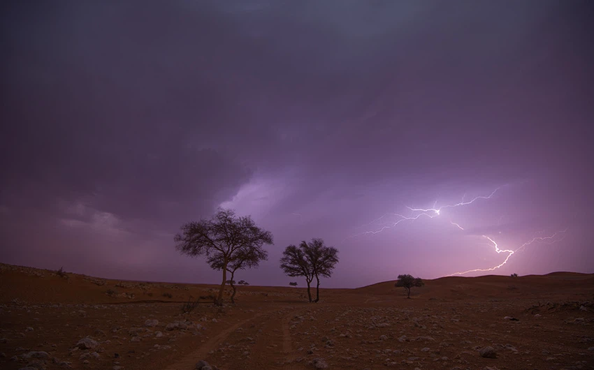صورة أخرى من بروق تمير بالسعودية