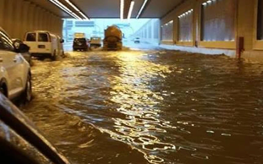 الأمطار الغزيرة تغرق أنفاق قطر وتربك حركة السير