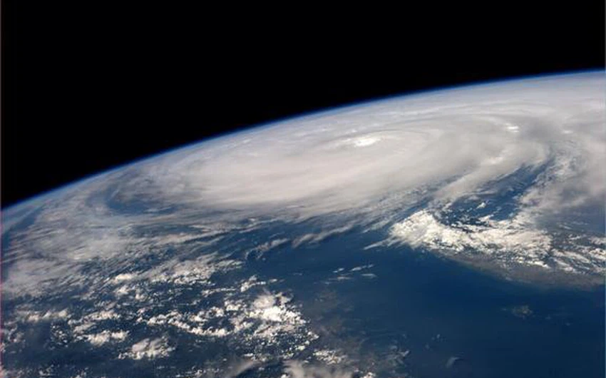 بالصور : انظر كيف بدا الإعصار نيوغوري من الفضاء !