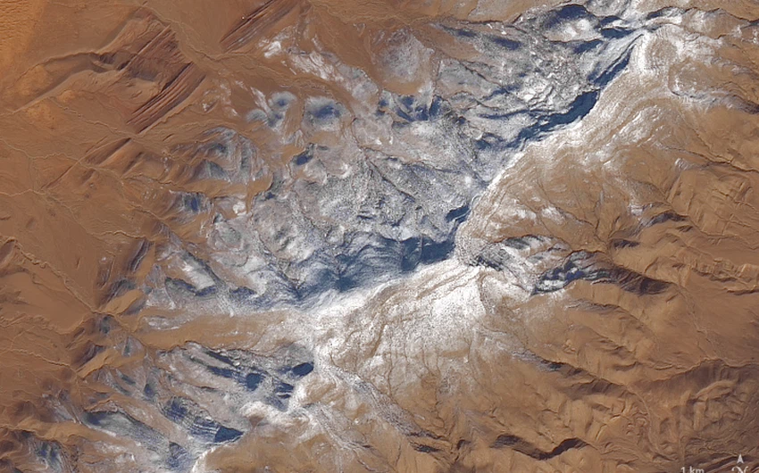 بالصور: ناسا تنشر صورا لتساقط الثلوج في الصحراء الجزائرية