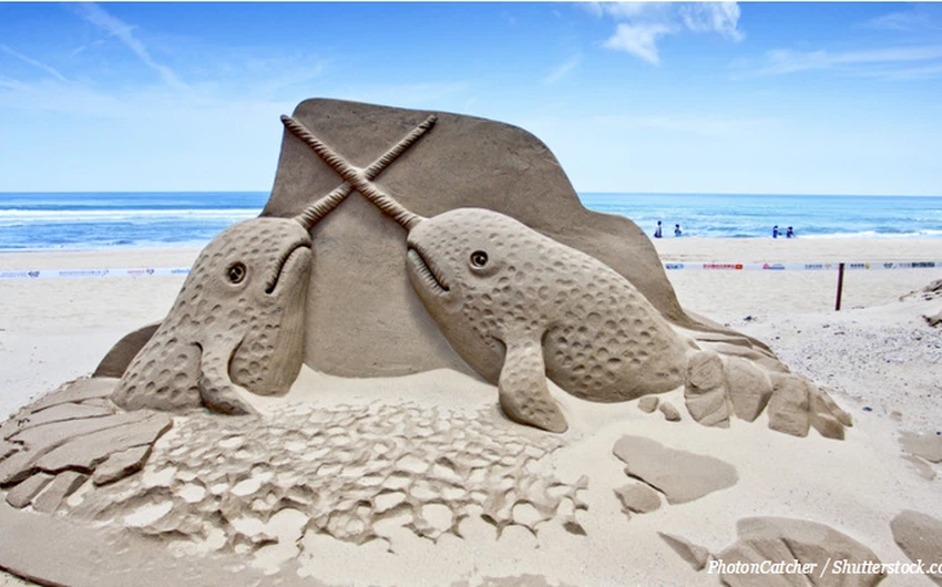 مجسم سمكة من الرمال
