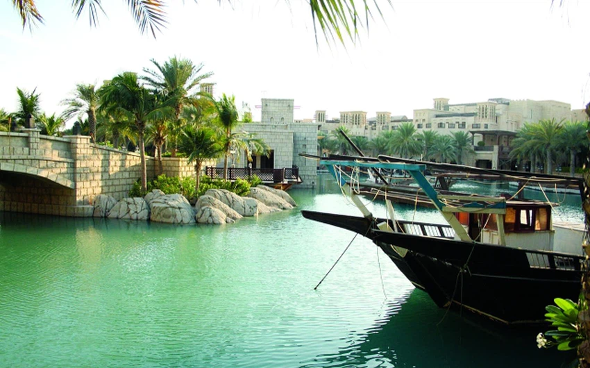 Learn about the features of the Jumeirah Tourist Resort