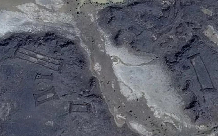 بالصور .. علماء آثار يكتشفون هياكل حجرية غامضة في السعودية