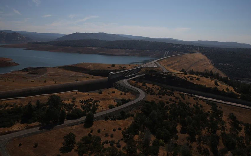 السد ذاته وإنخفاض ملموس في نبة المياه في العام 2014