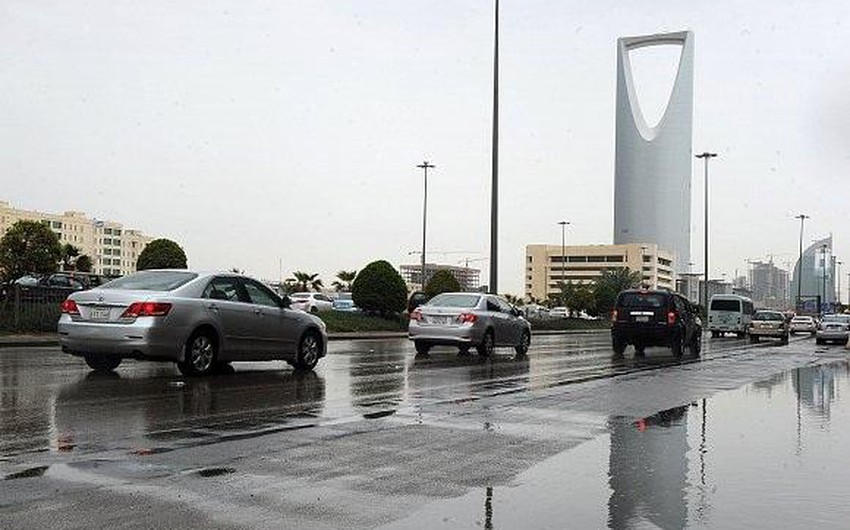بالصور طريق الهدا بعد الامطار خطر حقيقي ي هدد أرواح السائقين طقس العرب طقس العرب