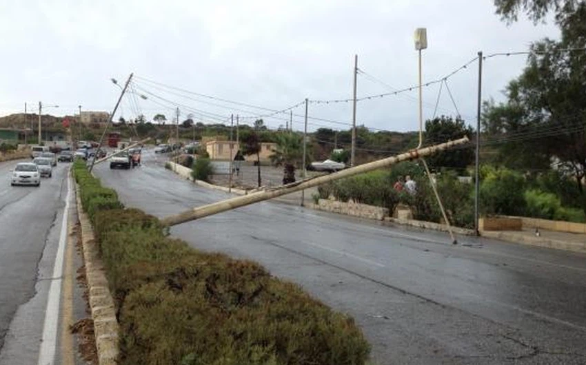 بالصور: عواصف رعدية عنيفة تضرب جزيرة مالطا 