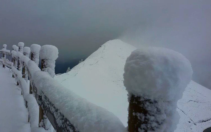 بالصور: جبال الألب تودع فصل الصيف بنصف متر من الثلوج