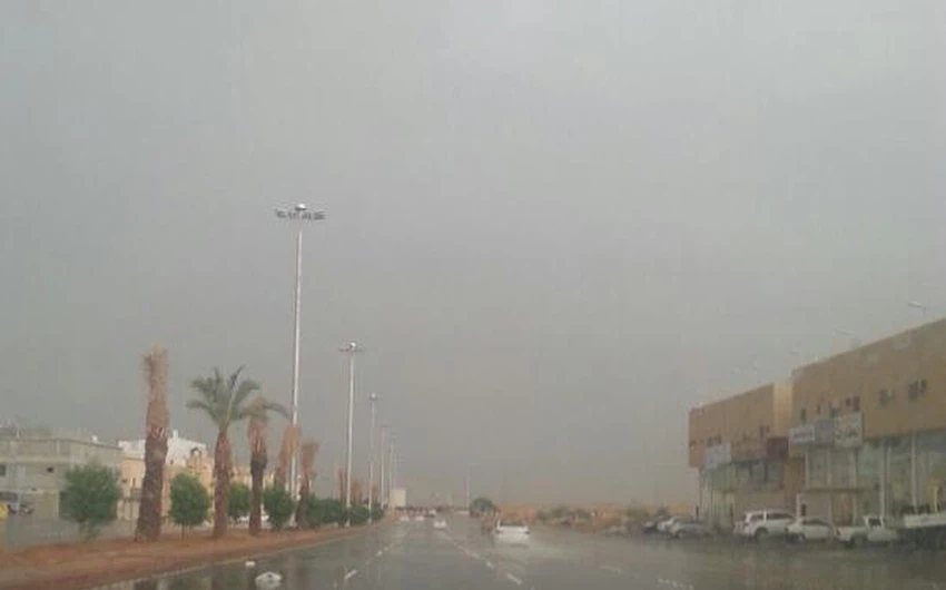 الأمطار نتيجة حالة ملفتة من عدم الاستقرار الجوي على وسط و شرق السعودية