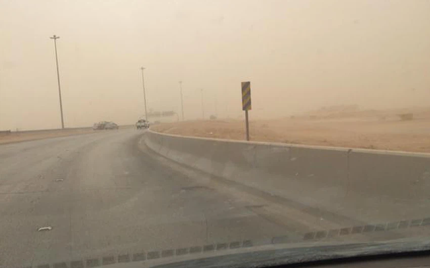 موجة من الغبار تضرب الرياض