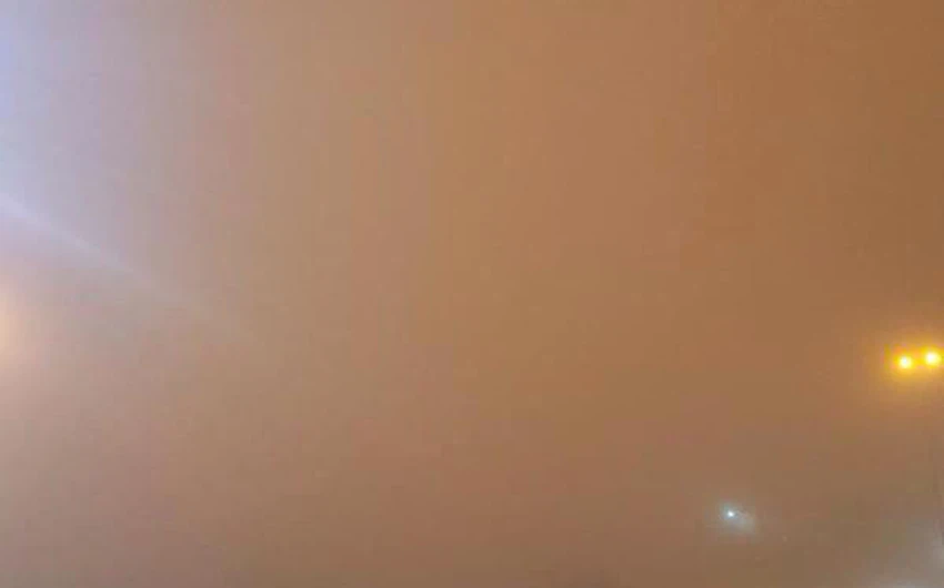 بالصور: عاصفة رملية جدارية تضرب مدينة جدة