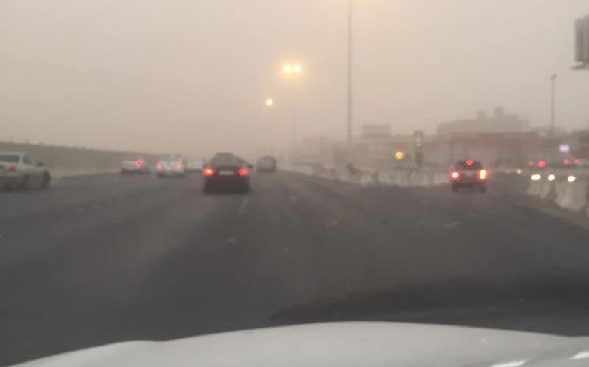 بالصور: مدينة جدة تتعرض الى موجة من الغبار الكثيف