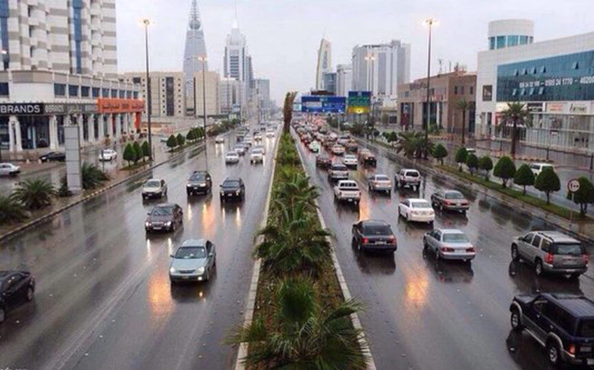 عدسات أهل الرياض ترصد "سابغة" بالصور