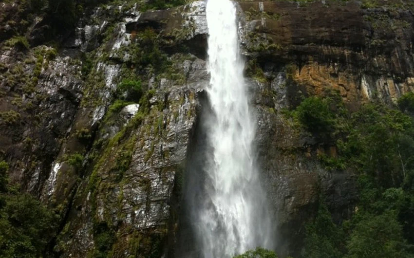 6 amazing waterfalls in Sri Lanka