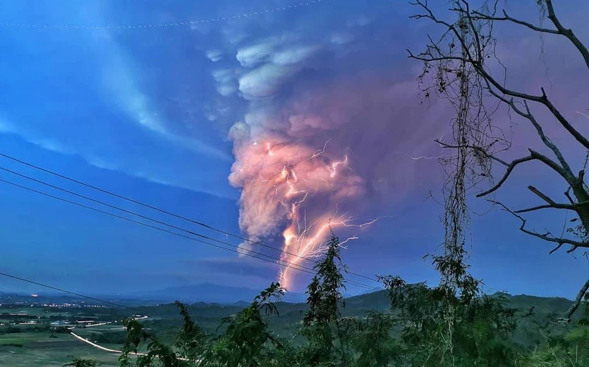 In pictures Tale volcano erupts in the Philippines and the phenomenon of volcanic lightning manifests and dazzles the population