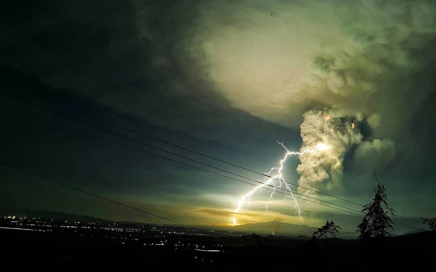 In pictures Tale volcano erupts in the Philippines and the phenomenon of volcanic lightning manifests and dazzles the population