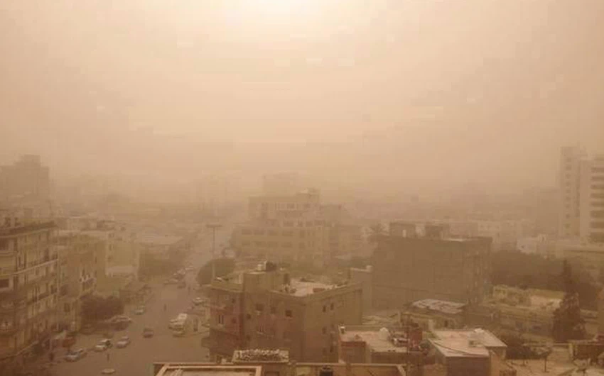 غبار كثيف في العاصمة الليبية طرابلس