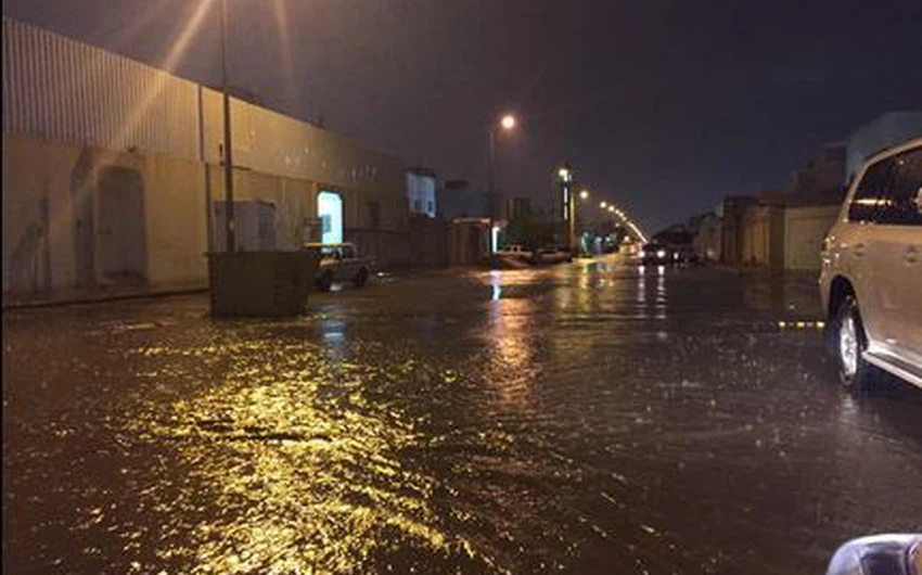 أمطار غزيرة في العاصمة الرياض