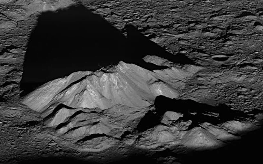 ناسا تعرض أجمل صور لسطح القمر 