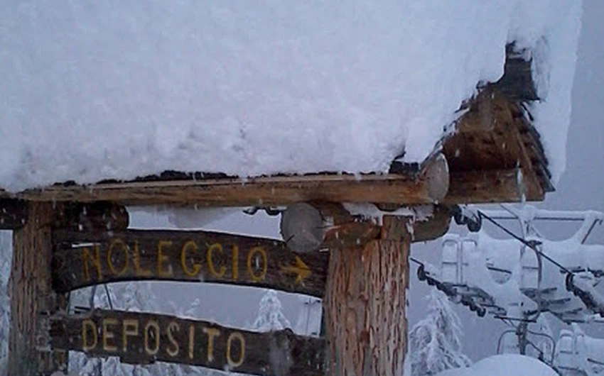 بالصور : عاصفة ثلجية قاسية تدفن جبال شمال إيطاليا تحت 250 سنتيمتر من الثلوج