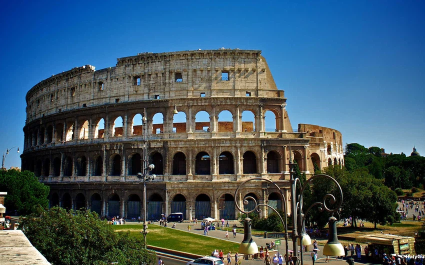 Pictures of the Colosseum.. the wonderful icon of Rome